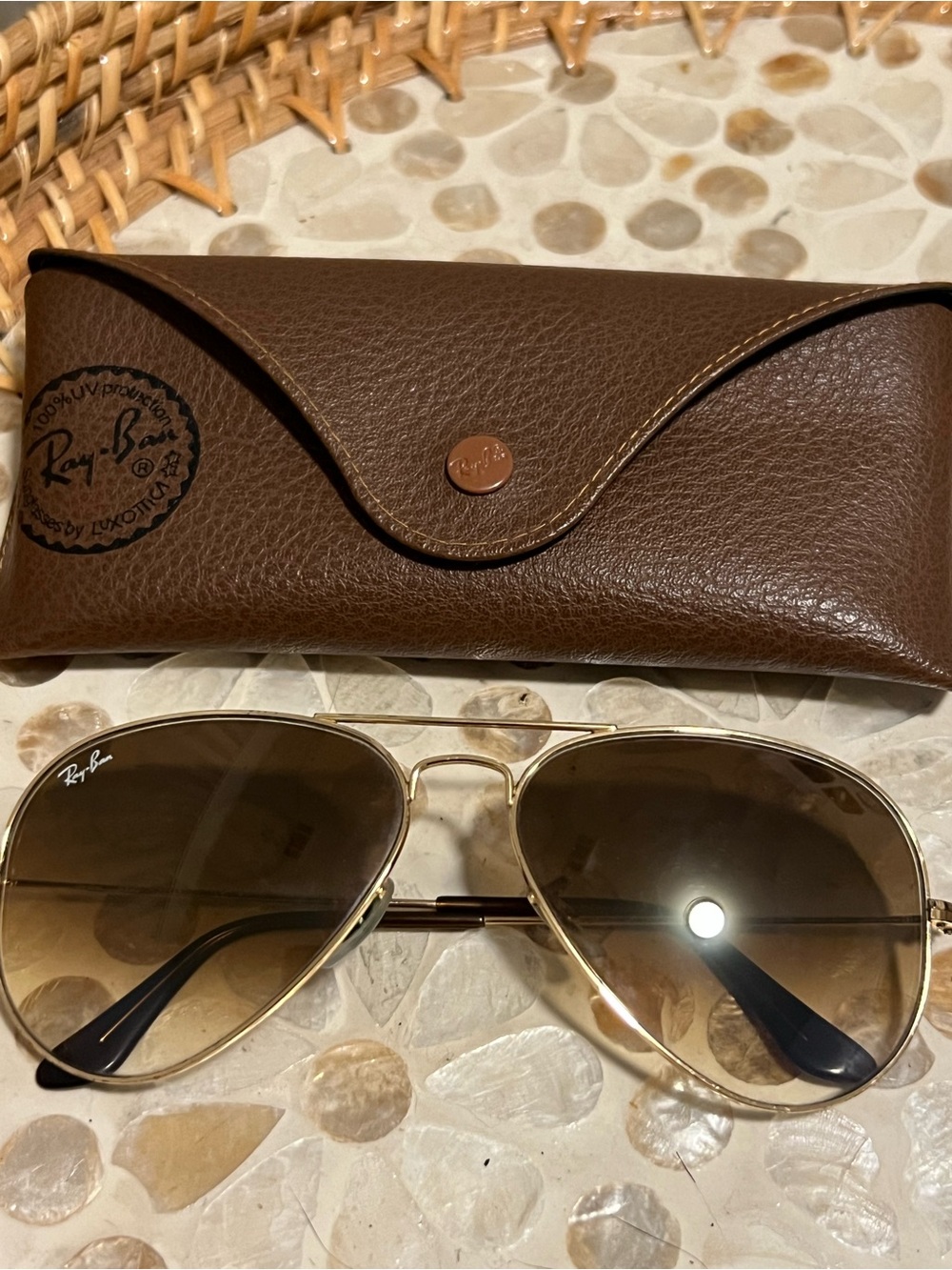 Ray-Ban Men’s Aviator Gold Frame Sunglasses